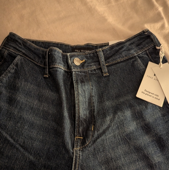 Free Assembly High Rise Wide Leg Jeans - Picture 5 of 7